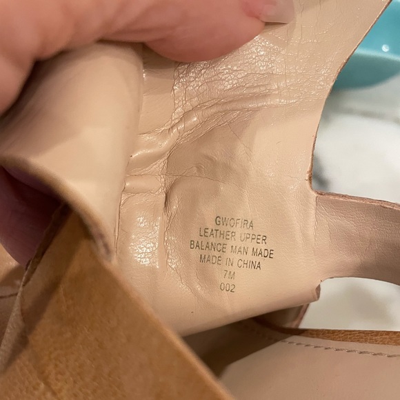 Guess Natural Leather Heels with Strap Size 7M these are gently worn.Very soft. - Picture 12 of 15